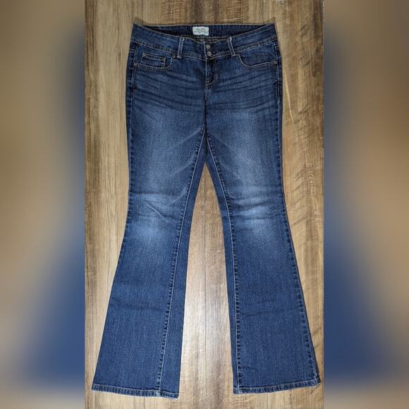 Aeropostale Hailey flare stone washed blue jeans size 9/10 long low rise - Picture 2 of 7